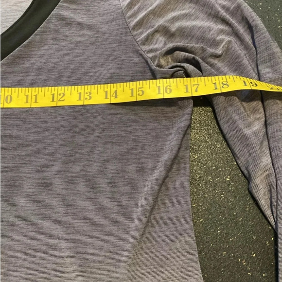 Perception Women Dark purple Gray Toned Heathered with Black trim Top Shirt Sz M - Picture 5 of 6